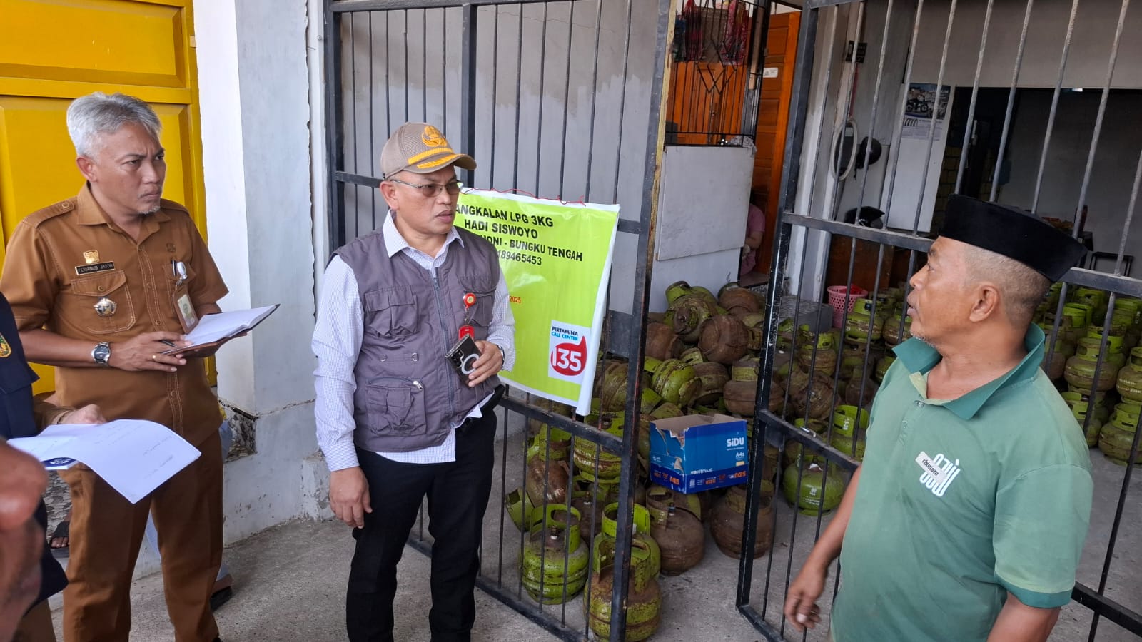 pemprov-sulteng-dan-pemkab-morowali-sidak-lpg-3-kg-dan-bbm-jelang-hari-besar-keagamaan