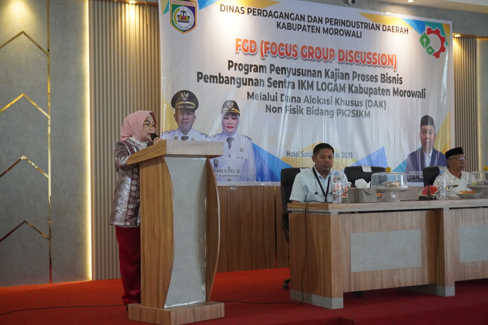 Wakil Bupati Morowali Iriane Iliyas Menghadiri sekaligus membuka Kegiatan FGD(Focus Group Discussion) Kajian Proses Bisnis Sentra IKM Logam