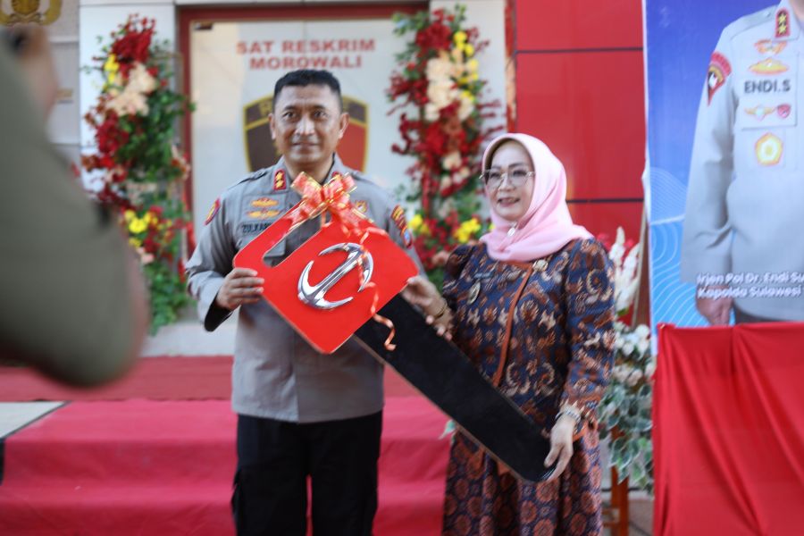 d0e13c0f-a29c-47a3-bed8-8b0566692050