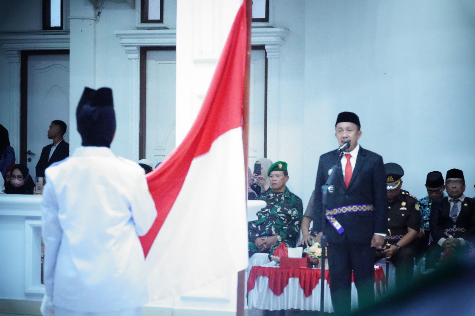 morowali-siap-sambut-hut-ke-79-ri-33-paskibraka-resmi-dikukuhkan-oleh-pj-bupati-yusman-mahbub