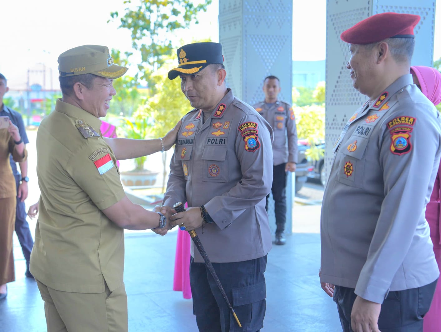gelar-pisah-sambut-bupati-iksan-apresiasi-kapolres-lama-dan-sambut-kapolres-baru-di-morowali