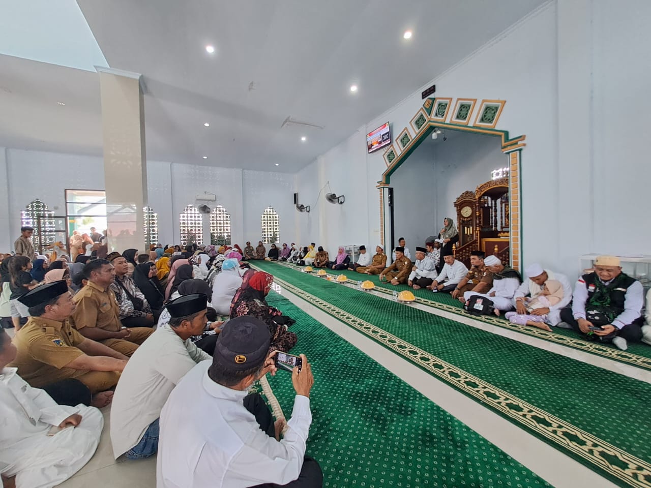 bupati-h-taslim-sambut-jamaah-haji-morowali-trip-ke-2-di-masjid-hidayatullah-pebatae