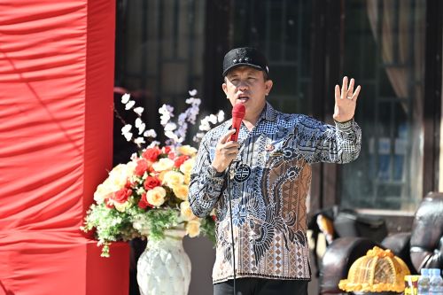 bupati-iksan-baharudin-abdul-rauf-pimpin-apel-bersama-asn-dan-aparatur-desa-se-kecamatan-bungku-timur-dirangkaikan-hut-ke-14-tahun
