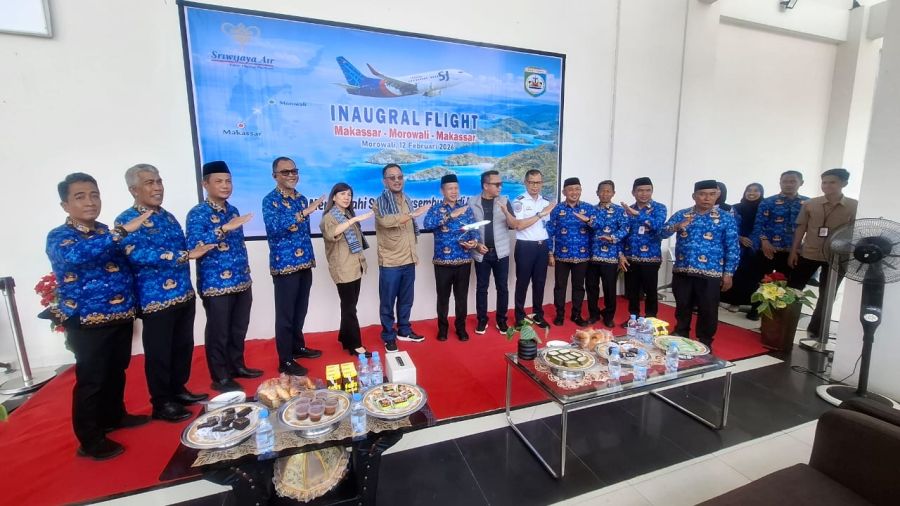 Bupati Morowali, Iksan Sambut Hangat Direktur Sriwijaya Air di Bandara Morowali
