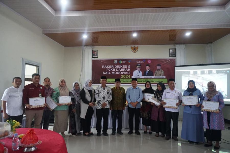 wakili-pj-bupati-morowali-staf-ahli-kesra-dan-sdm-buka-rapat-kerja-dinas-kesehatan-dan-p2kb-morowali