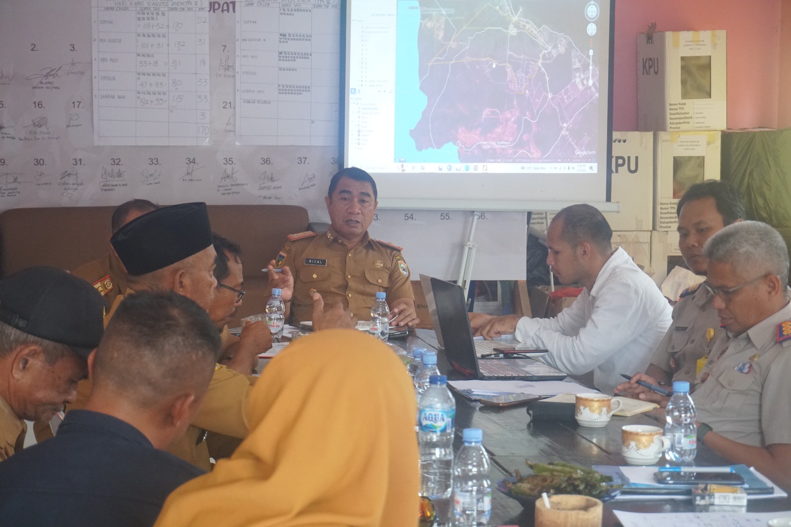 wakili-pj-bupati-morowali-asisten-i-pemerintahan-dan-kesra-pimpin-rapat-penyelesaian-tapal-batas-desa-bahomotefe-dan-one-pute-jaya