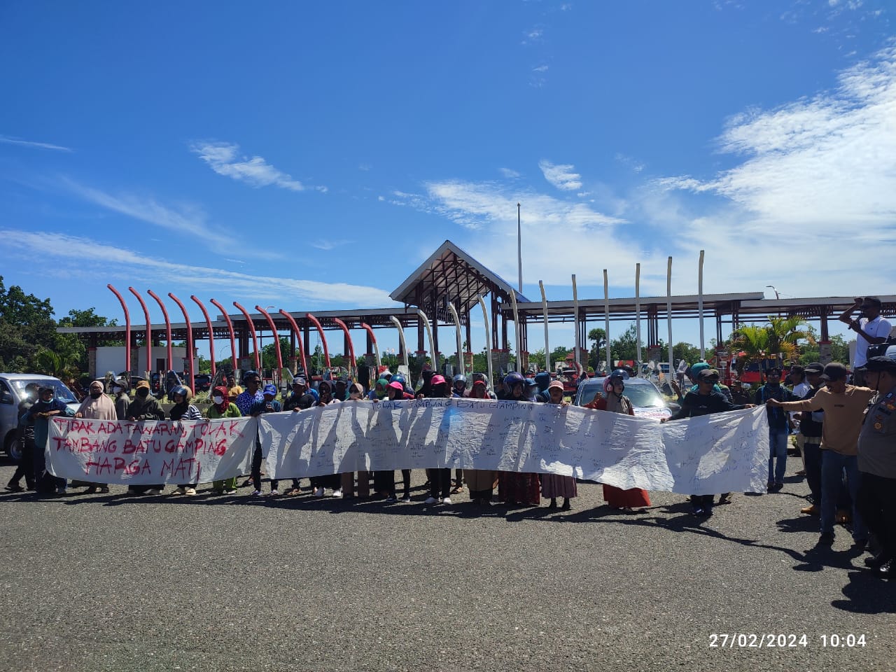 pemkab-morowali-terima-aliansi-masyarakat-geresa-laroue-bersatu