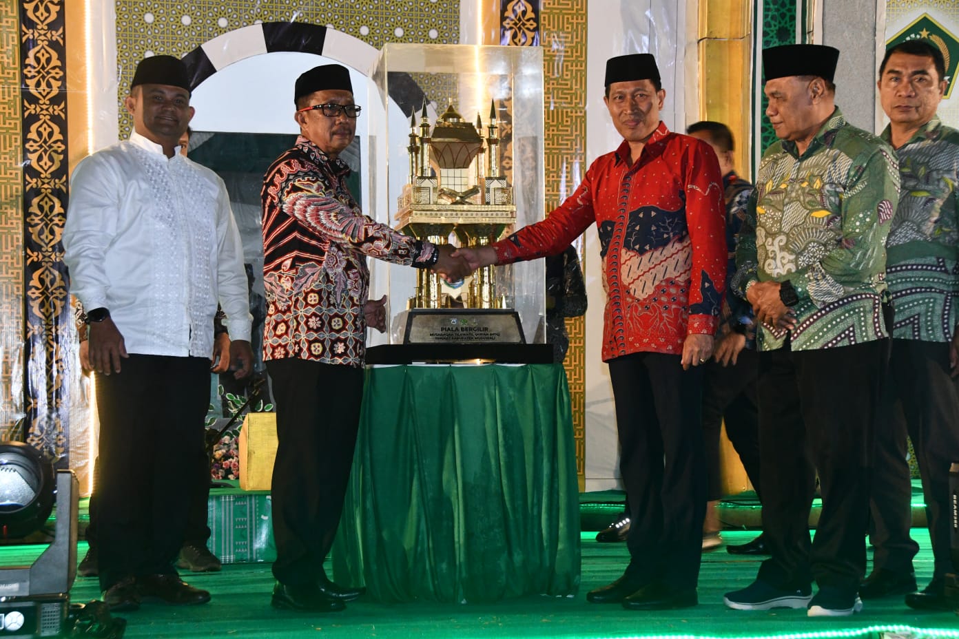 kafilah-kecamatan-bungku-tengah-raih-juara-umum-mtq-ke-xiv-tingkat-kabupaten-morowali-tahun-2024