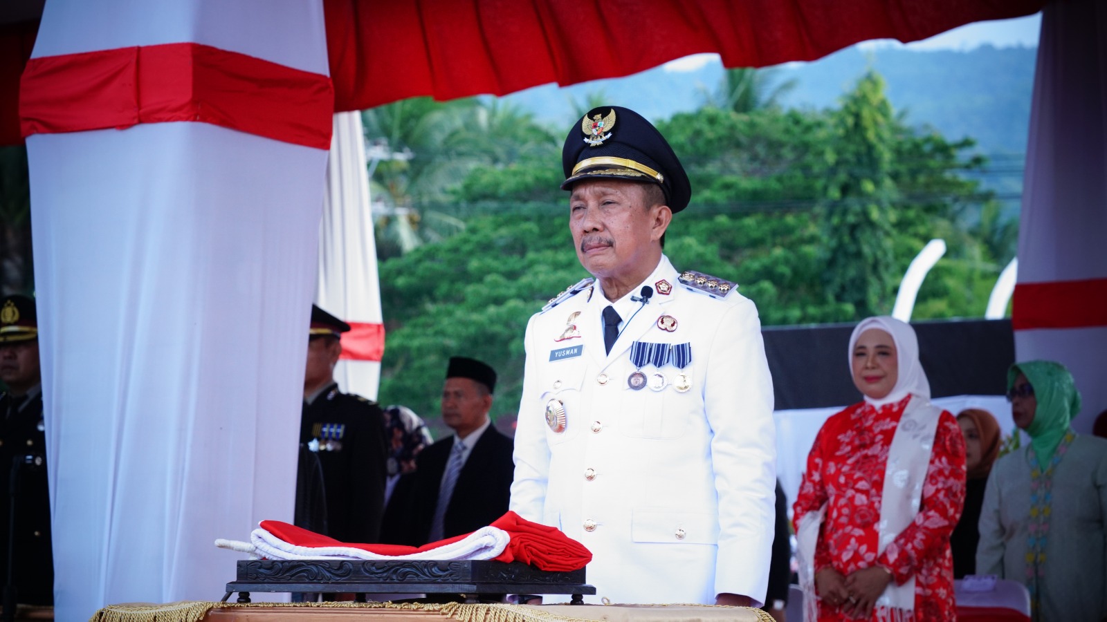 Upacara Penurunan Sang Bendera Merah Putih Berlangsung Penuh Khidmat