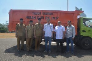 KABUPATEN MOROWALI PT IMIP Hibahkan dua Unit Truk 