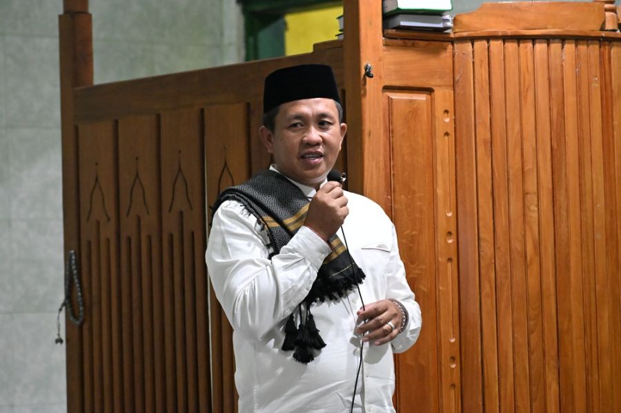 Bupati Iksan Baharudin Abdul Rauf Akhiri Safari Ramadhan di Menui Kepulauan, Tegaskan Komitmen Tuntaskan Air Bersih dan Listrik 24 Jam
