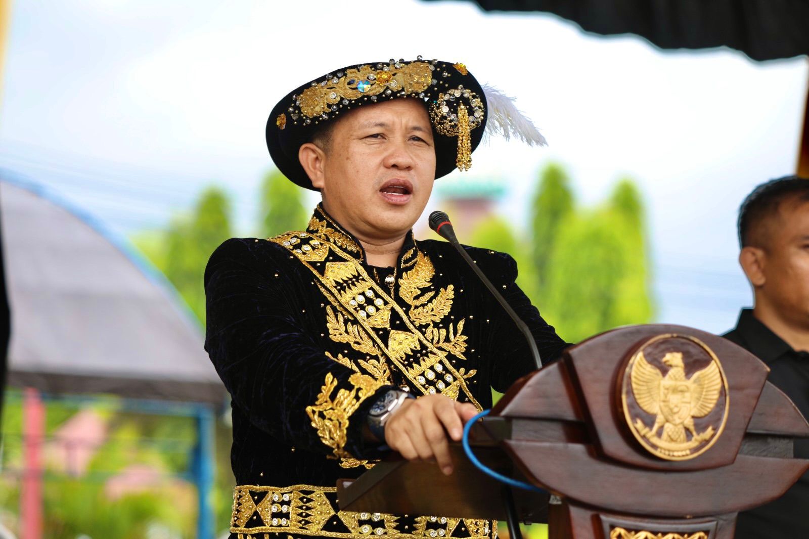 Bupati Iksan Pimpin Upacara Hardiknas 2026, Tegaskan Komitmen Majukan Pendidikan Morowali