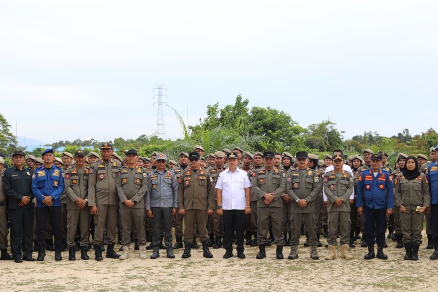 Bupati Morowali Iksan, Lepas Anggota Satpol PP dan Damkar ke 10 Kecamatan