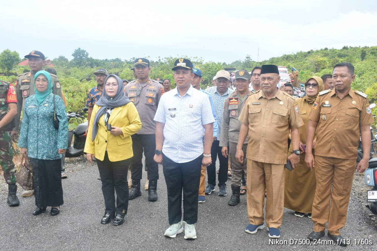 Sinergi Pimpinan Daerah, Bupati Iksan dan Wabup Iriane Iliyas Hadiri Penilaian Desa-Kelurahan di Ulunambo dan Padalaa