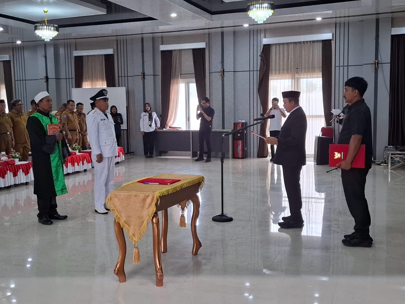 Bupati Iksan Baharudin Abdul Rauf Lantik Kades Solonsa Jaya Hasil PAW