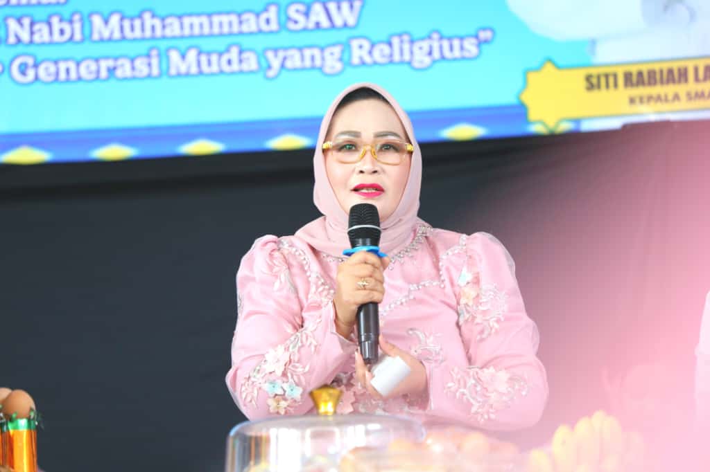Wabup Morowali Hadiri Peringatan Maulid Nabi Muhammad SAW di SMAN 1 Bungku Tengah