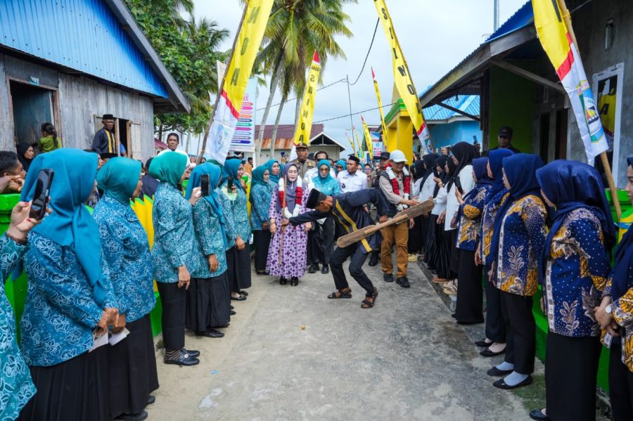 Lestarikan Budaya dan Lingkungan, Desa Sainoa Tuai Apresiasi dari Wabup Iriane dalam Lomba Evaluasi Tahun 2025.
