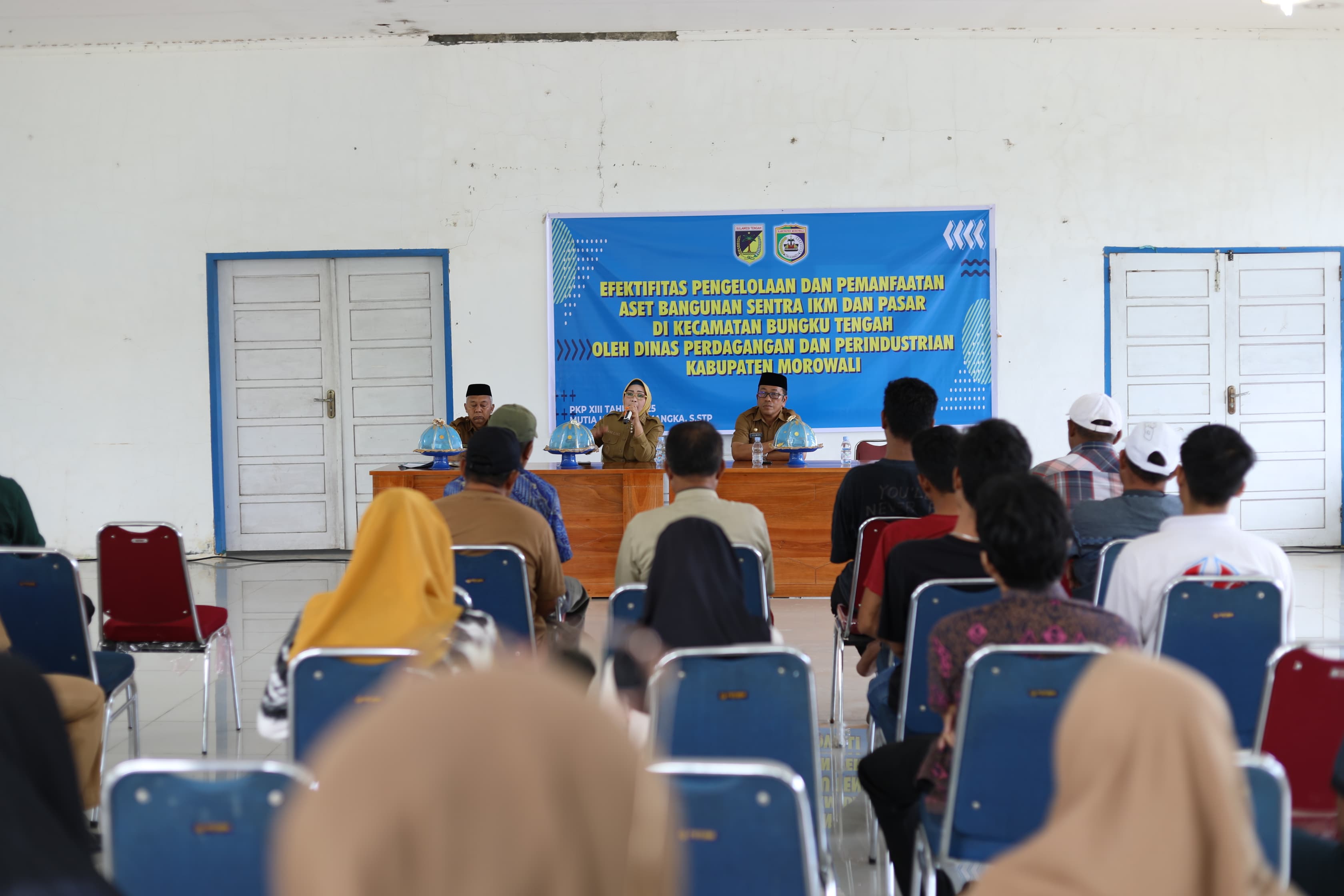 Wabup Iriane Iliyas Pimpin Rapat Audiensi Bersama Pelaku Usaha di Sentra IKM KTM Bahomohoni