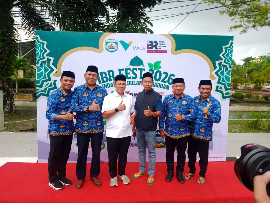 Bupati Morowali, Iksan Buka Pasar Ramadhan IBR Fest 2026 di Taman Kota Fonuasingko