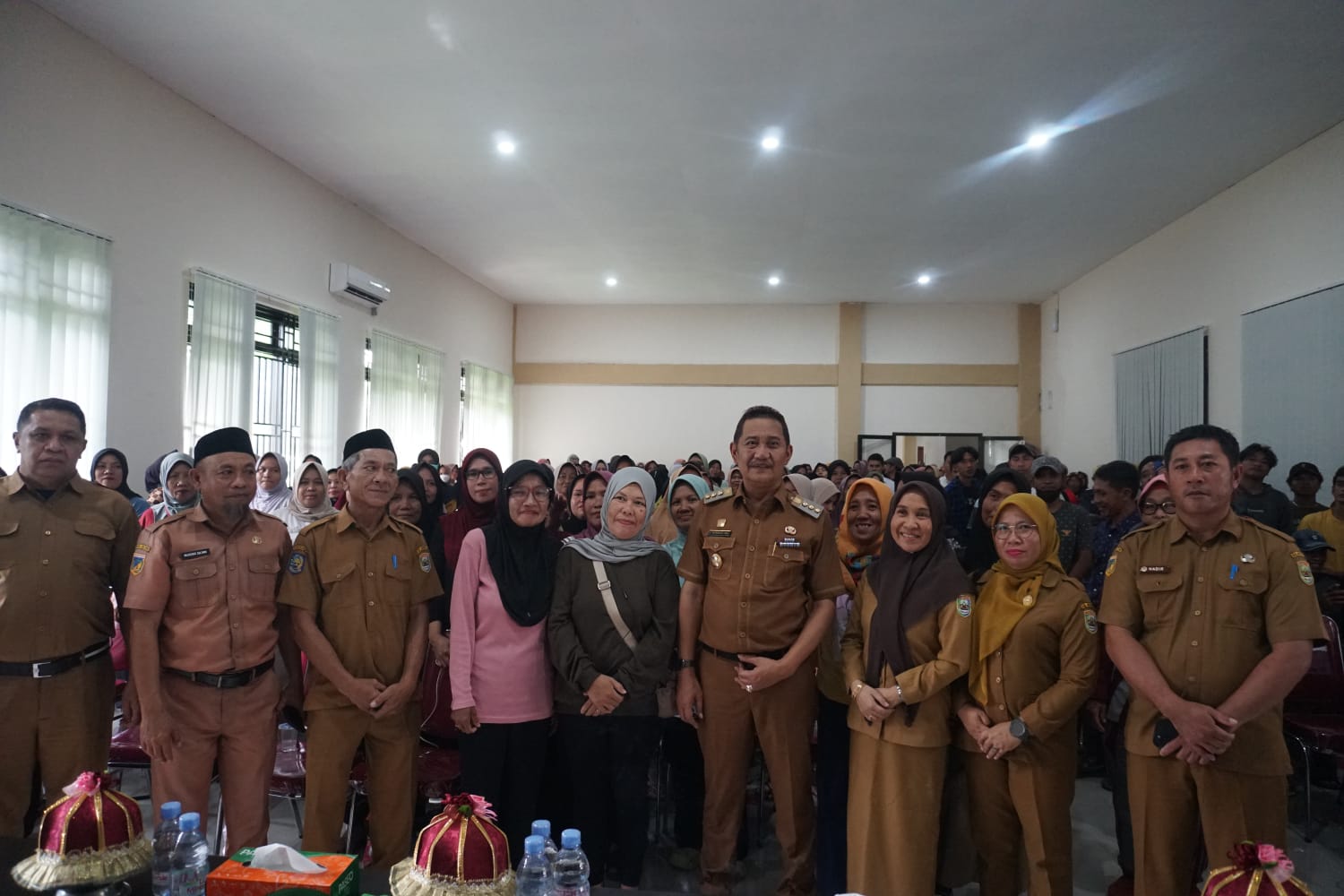A Rachmansyah Ismail Apresiasi Petugas Kebersihan dengan Menaikan Gajinya