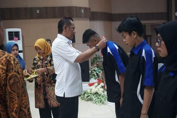Pj Bupati Morowali, Rachmansyah Ismail Lepas Peserta Magang Program Pendidikan Vokasi Industri Setara D-I Angkatan II TA 2023-2024