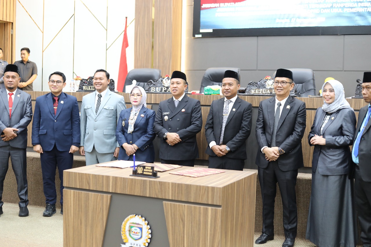 Wabup Iriane Iliyas Sampaikan Jawaban Atas Pandangan Umum Fraksi terkait Ranperda Inisiatif DPRD dan Usul Pemerintah Daerah