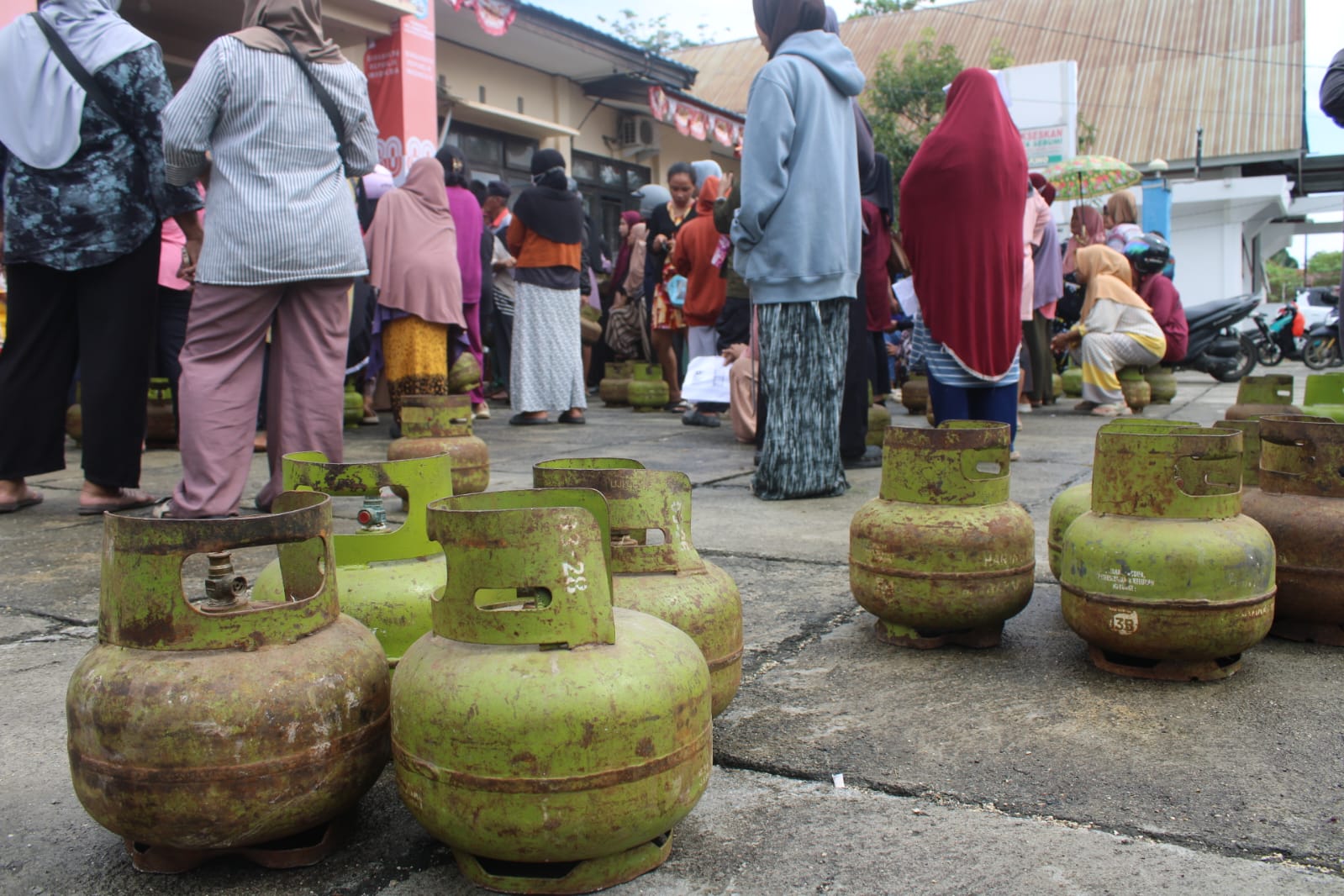 Atasi Kelangkaan dan Lonjakan Harga, Pemkab Morowali Gelar Operasi Pasar LPG 3 Kg