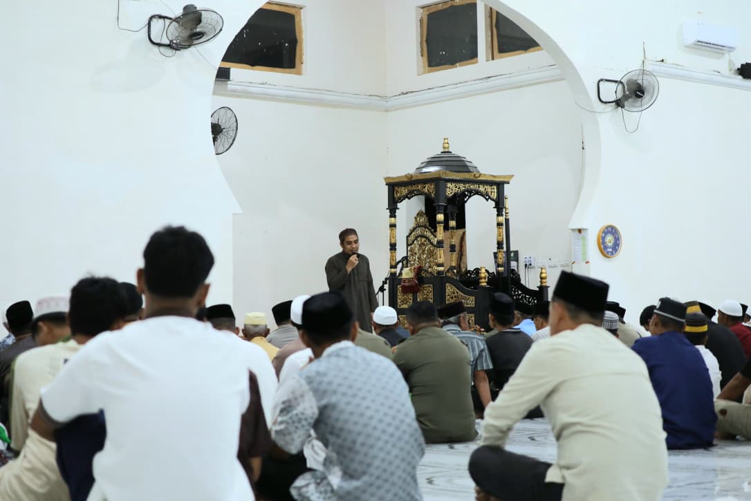 Safari Ramadan di Masjid Al-Hidayah Moahino, Ustad Jasmudin Rone Tekankan Pentingnya Saling Menasihati