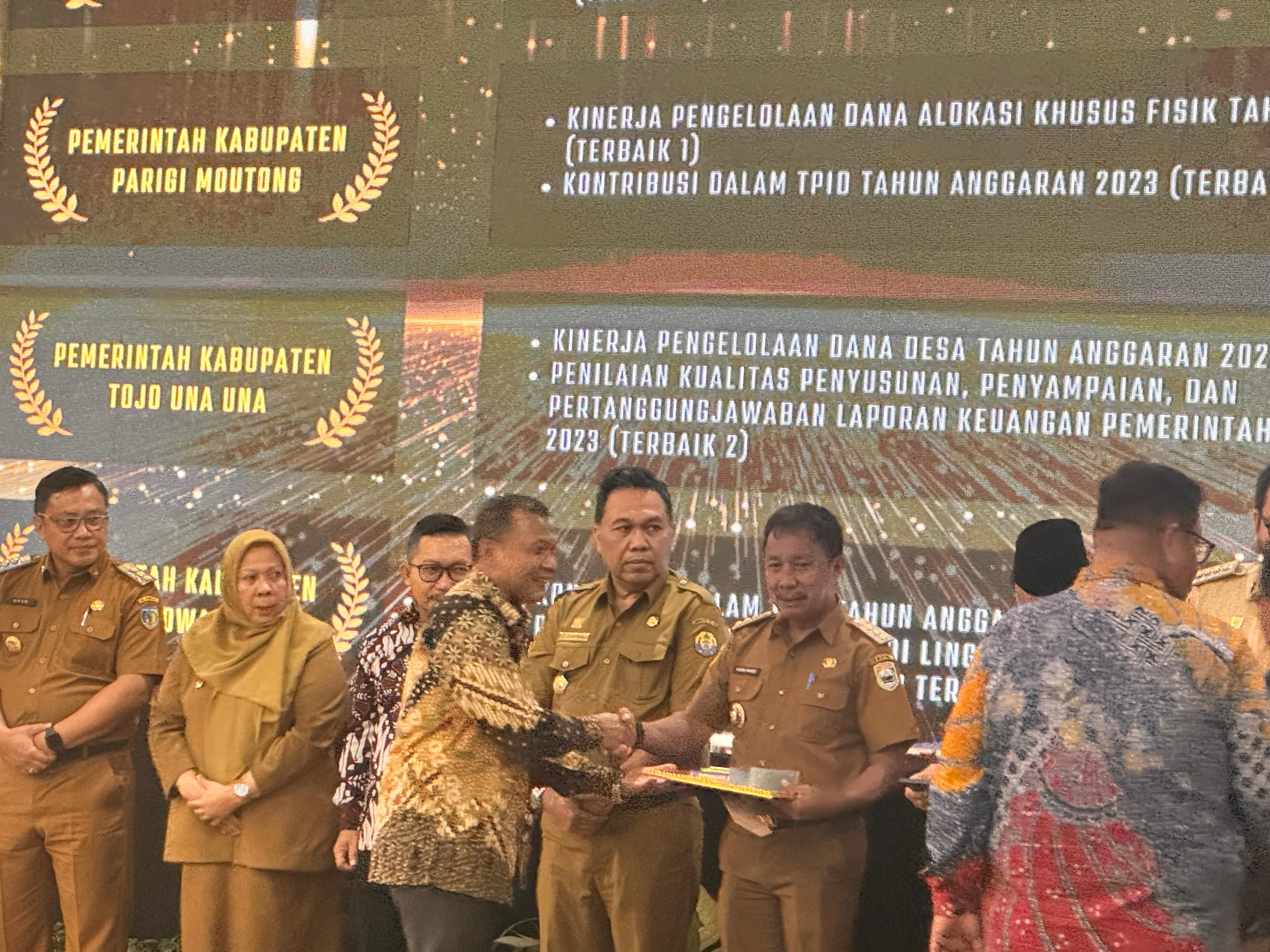 Pemkab Morowali Raih Penghargaan dari Kementerian HAM RI sebagai Kabupaten Peduli Hak Asasi Manusia