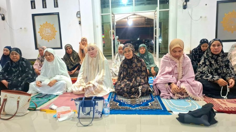 Safari Ramadan Ke- 6 di Bahodopi, Wabup Iriane Salat Tarawih di Masjid Jami Nurul Iman Keurea 1