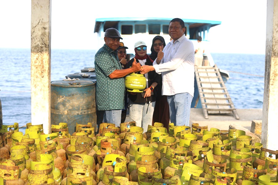 Pemkab Morowali Salurkan Perdana 200 Tabung LPG 3 Kg ke Menui Kepulauan