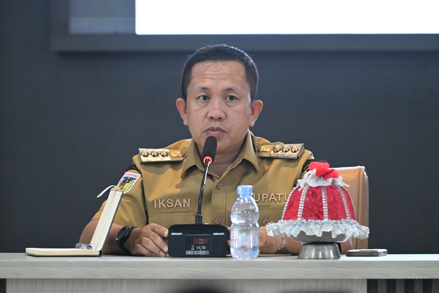 Bupati Iksan Baharudin Abdul Rauf Pimpin Rapat Evaluasi, Tekankan Sinkronisasi Program dan Komunikasi Antarjenjang Birokrasi