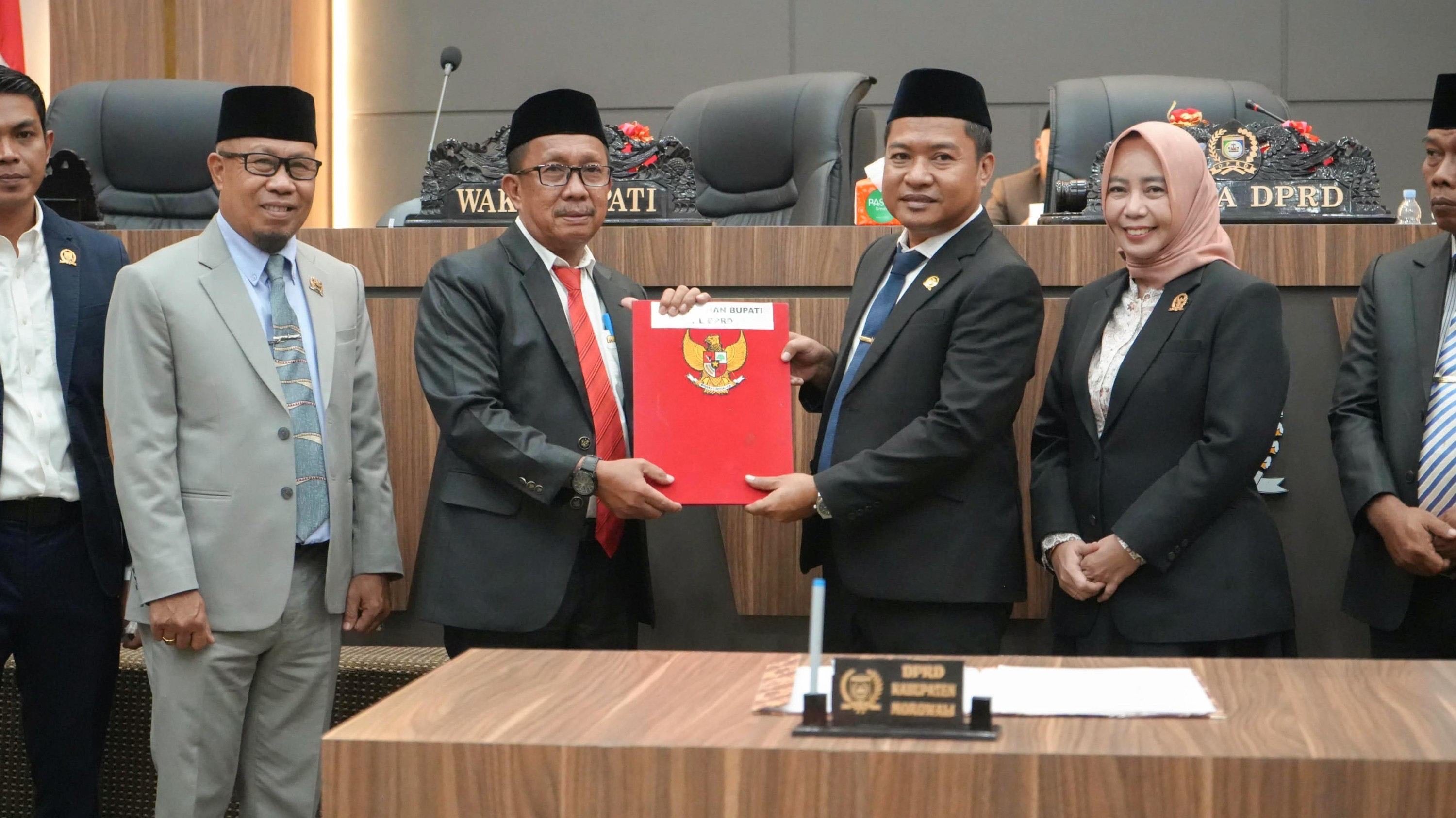 Sekda Morowali Yusman Mahbub Sampaikan Pendapat Bupati Atas Pandangan Umum Fraksi Tentang RAPBD TA 2027 dan Penetapan Propemperda Tahun 2027