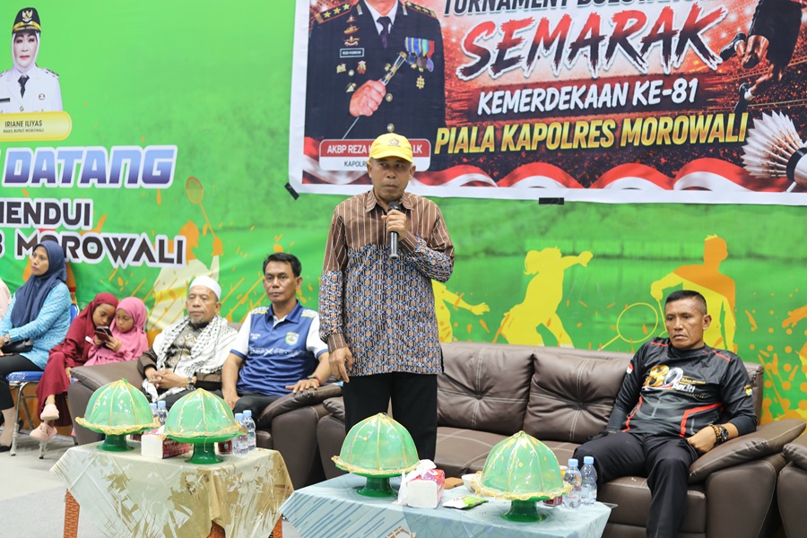 Wakili Bupati, Asisten III Afridin Buka Turnamen Bulutangkis Piala Kapolres Morowali